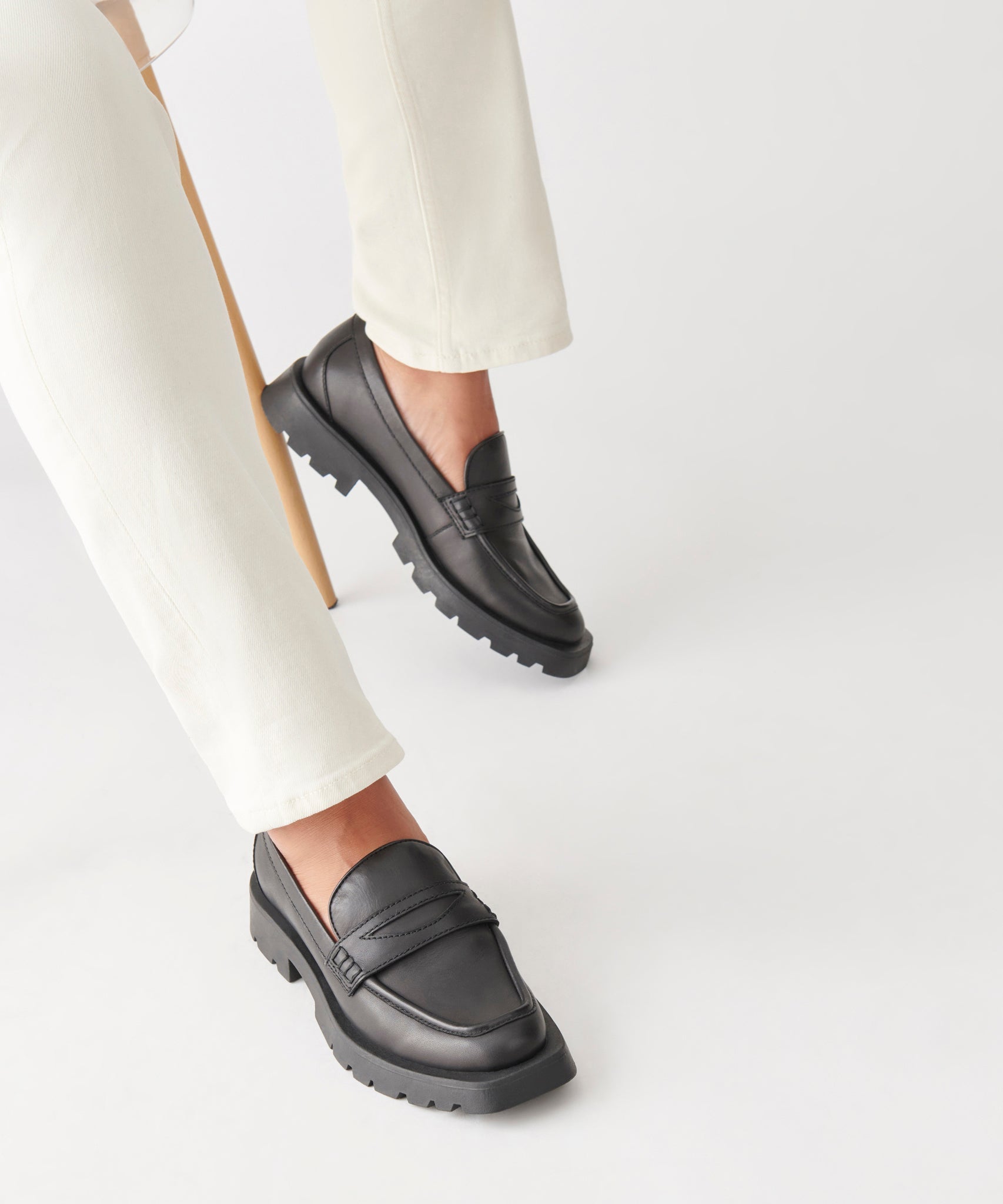 ELIAS FLATS BLACK LEATHER - re:vita