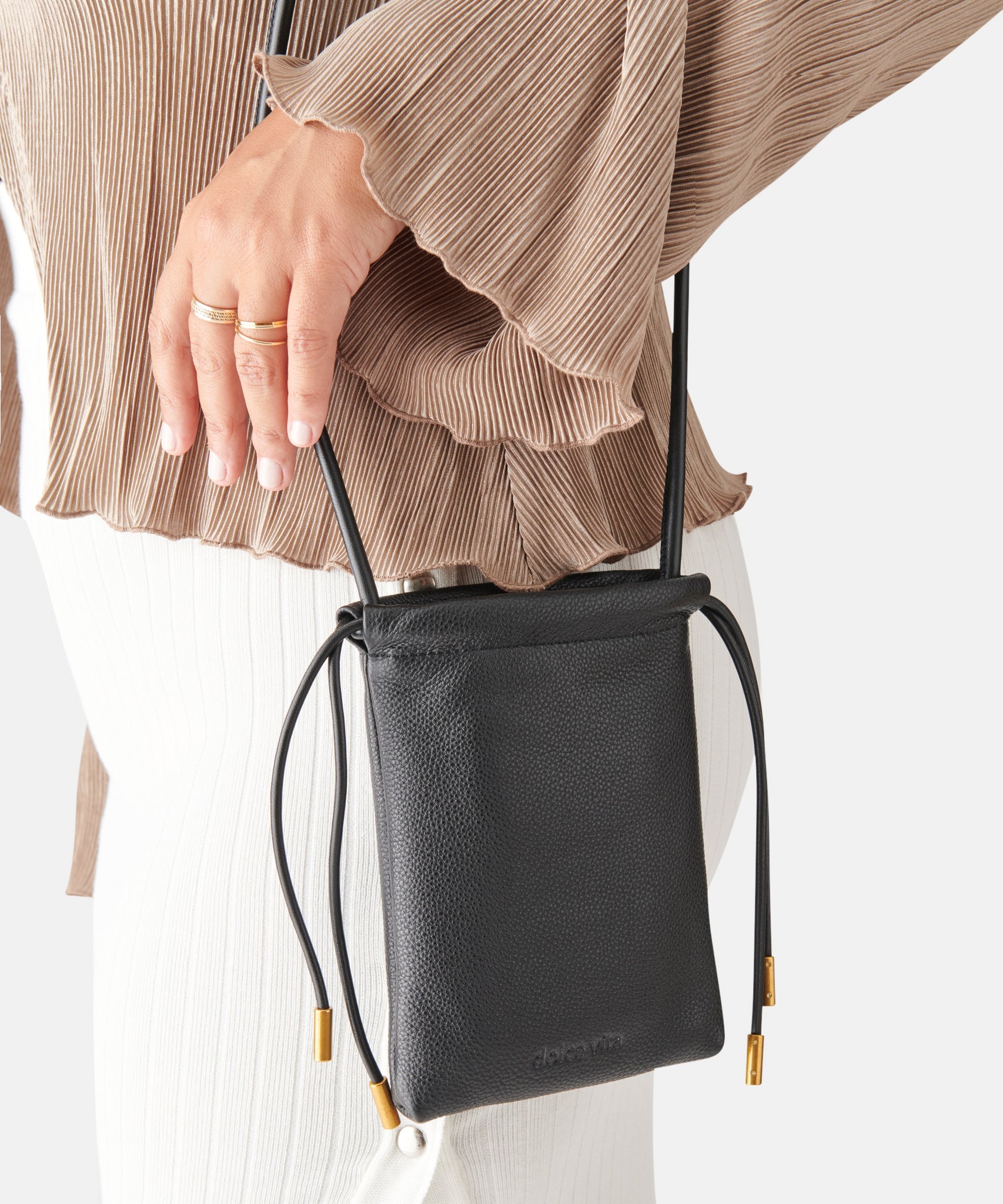 EVIE PHONE POUCH BLACK LEATHER