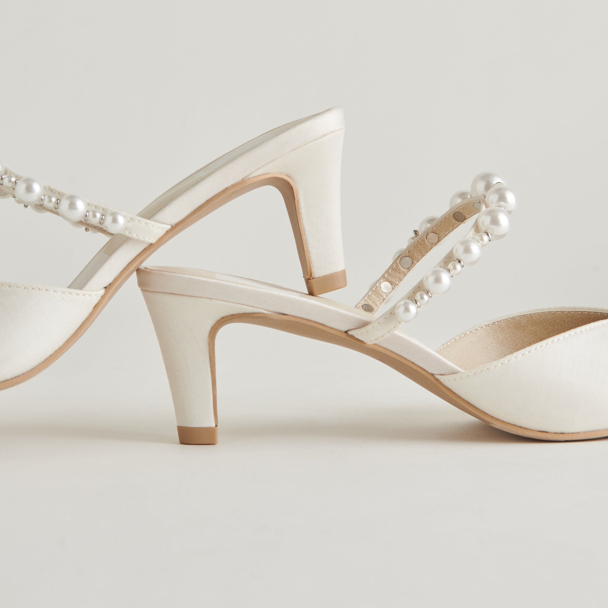 KANIKA PEARL MID HEELS VANILLA PEARLS - re:vita