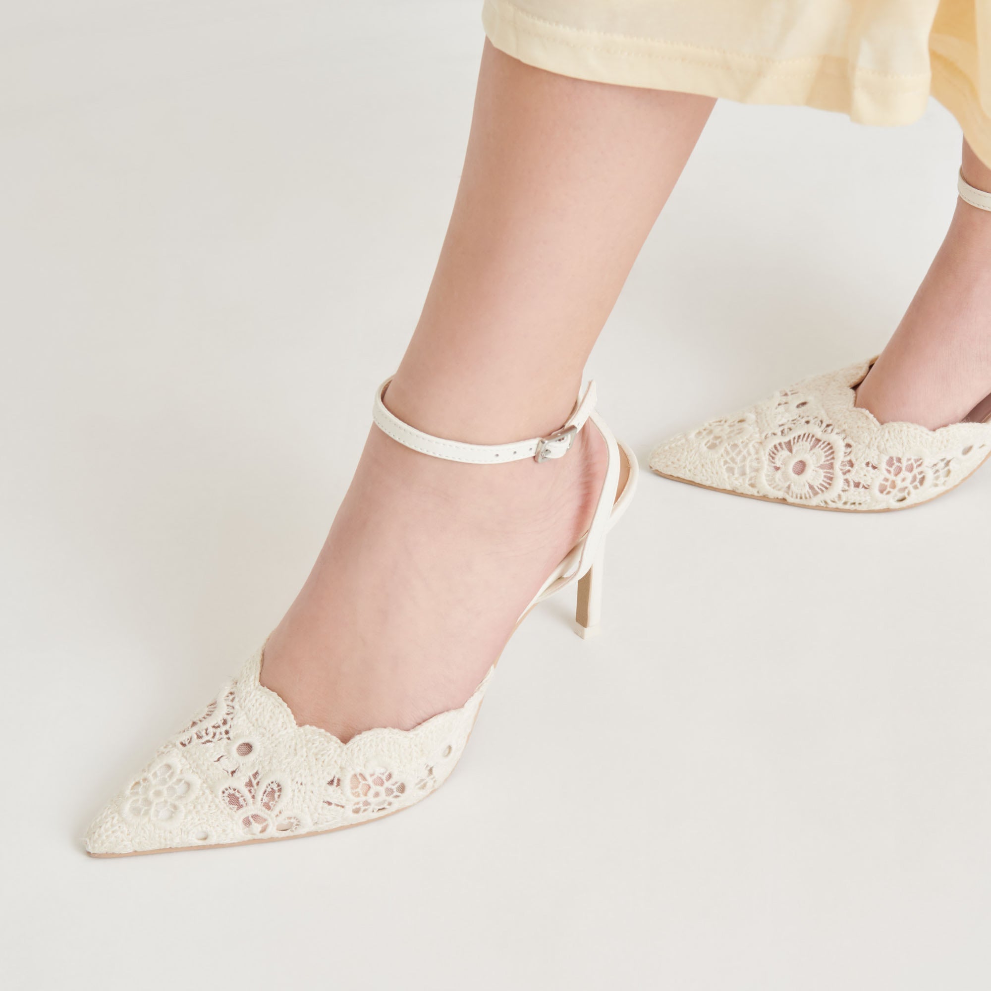 KENEDY HEELS WHITE CROCHET - re:vita