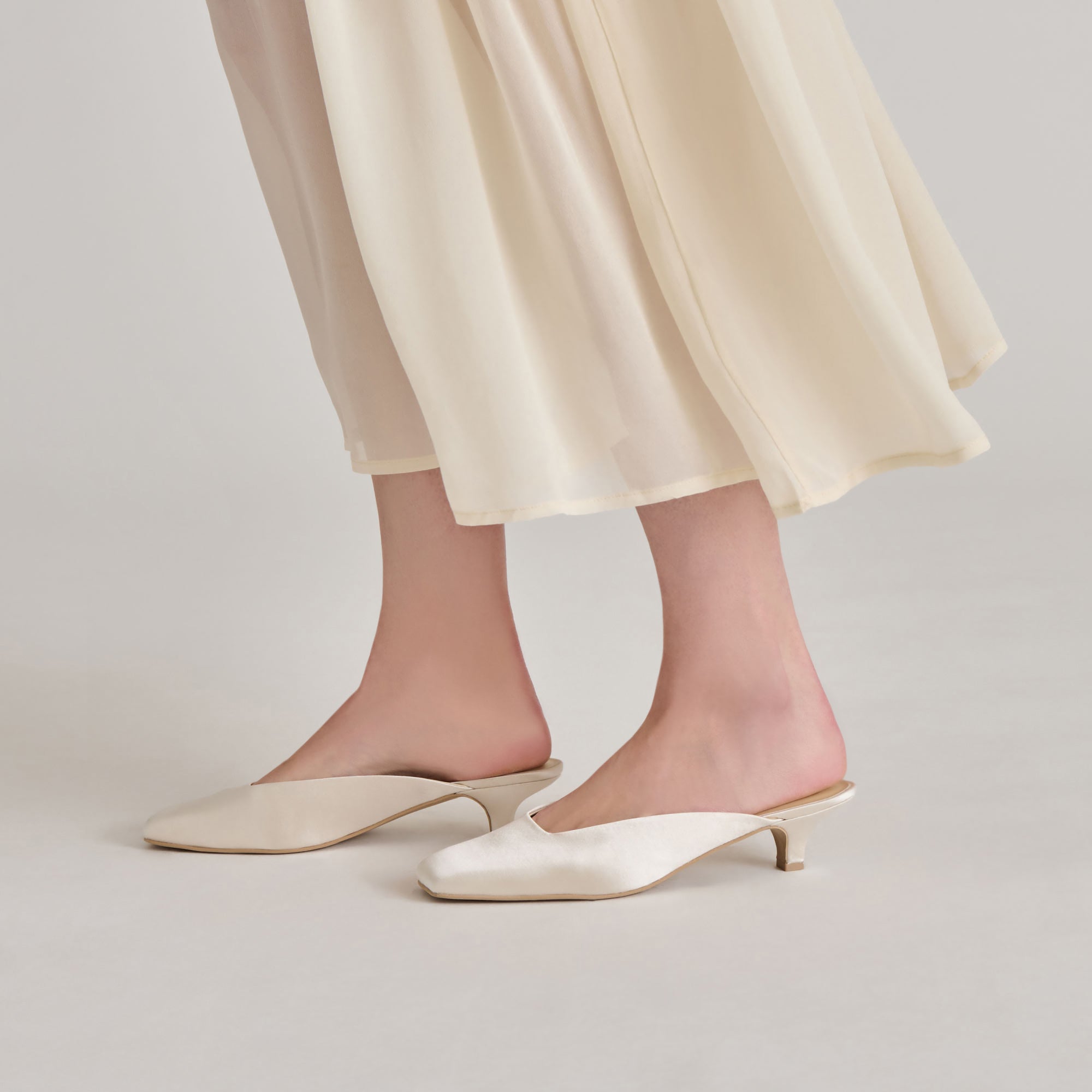 UMARA HEELS IVORY SATIN