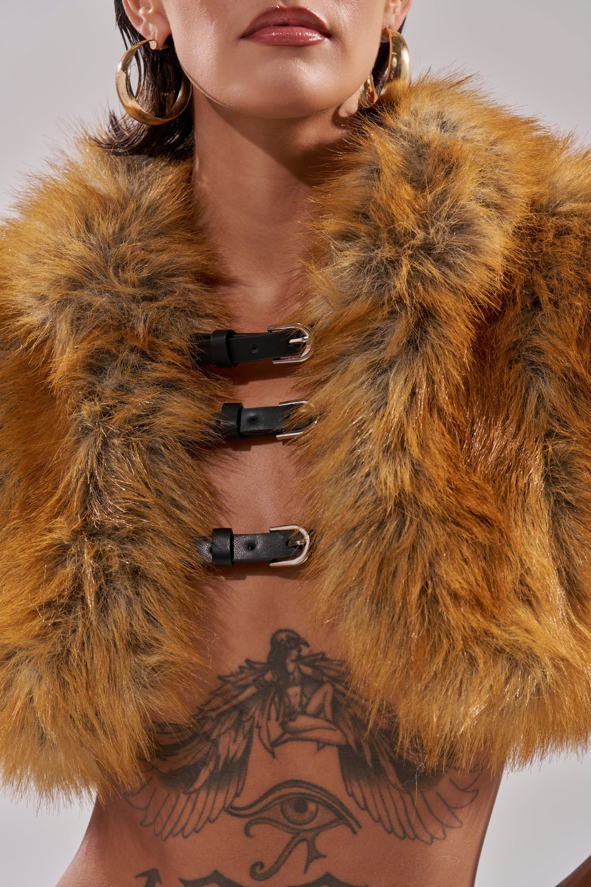 LUXE LIFE FAUX FUR SHAWL IN BROWN