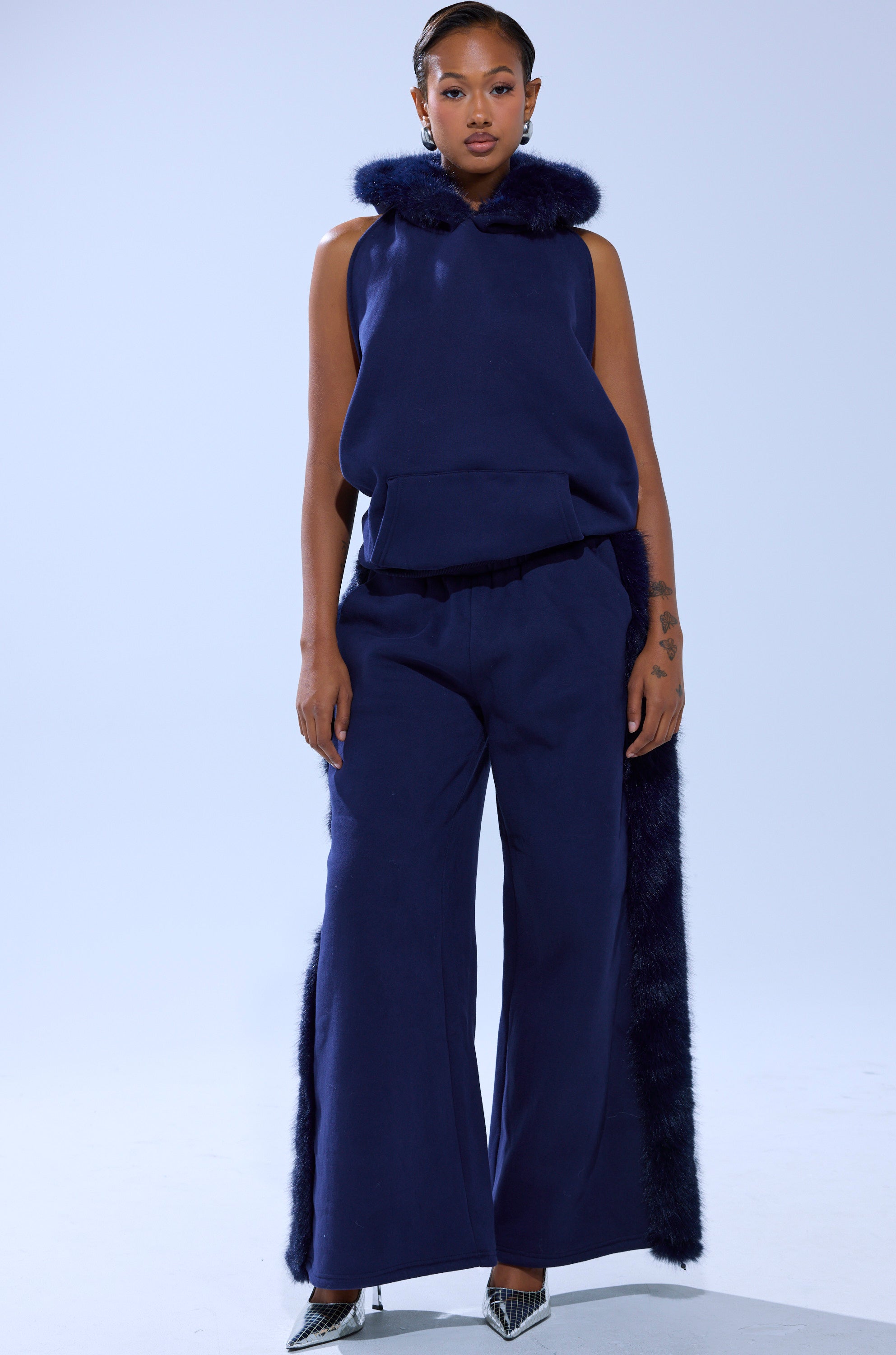 LUXE FUR OPEN BACK SWEATSHIRT IN NAVY