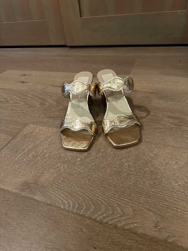 ILVA HEELS GOLD DISTRESSED LEATHER - re:vita