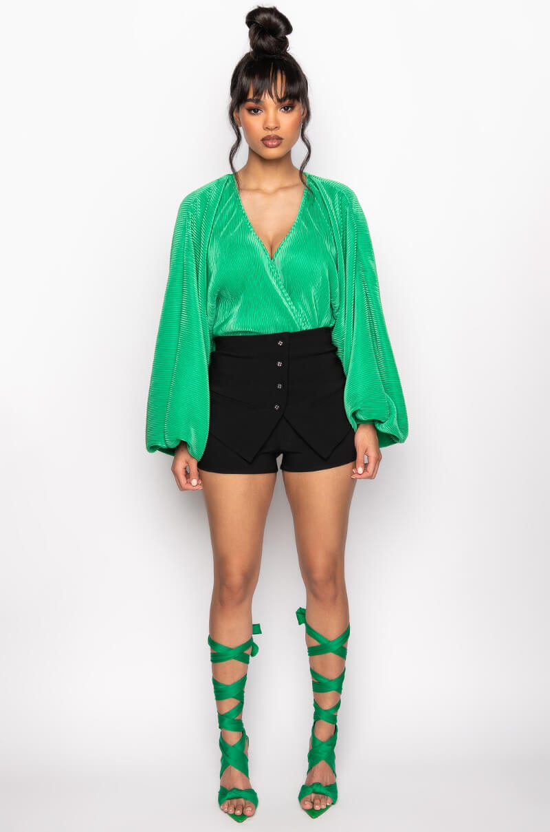 TRICKY TUXEDO SHORT